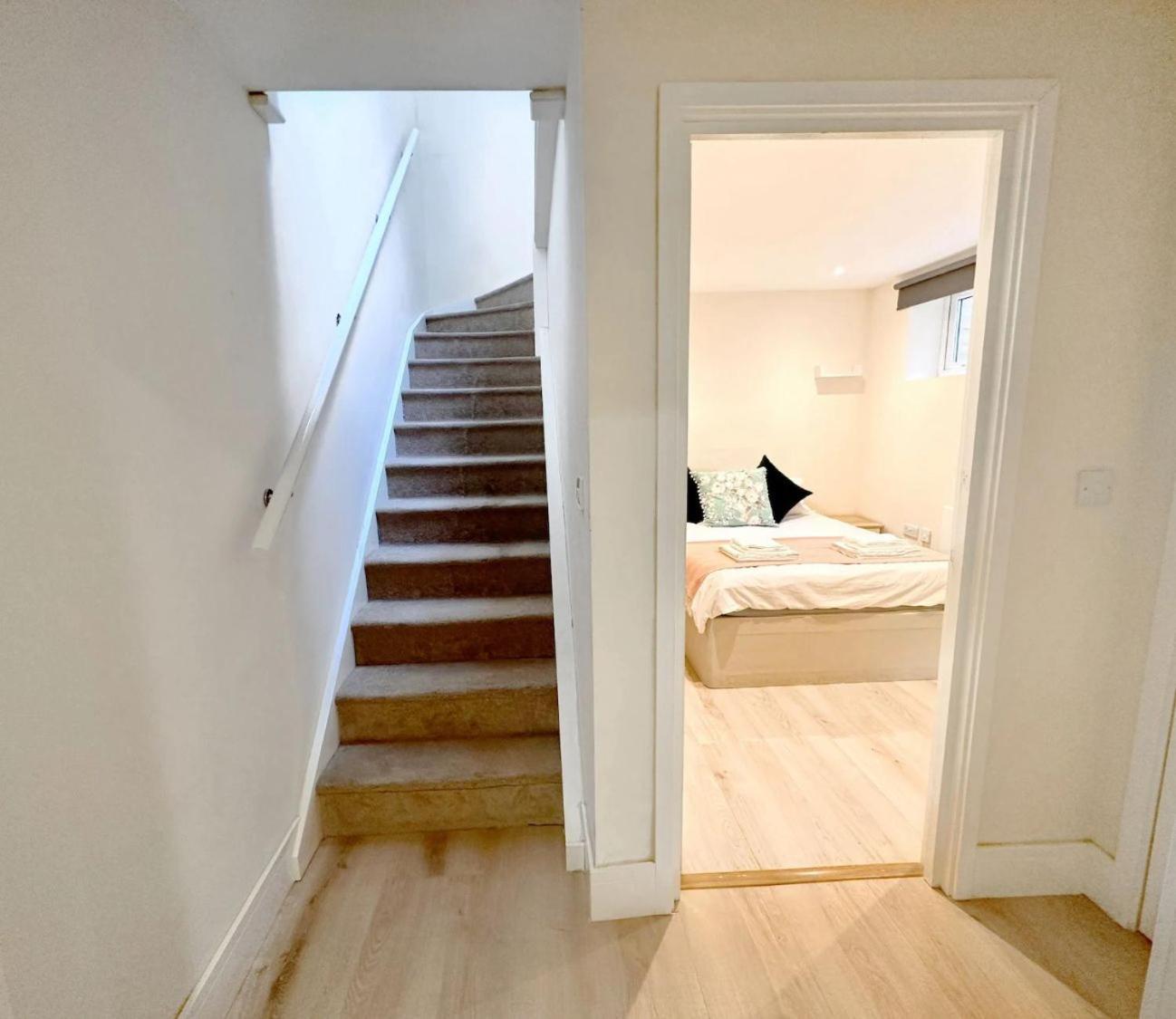 Modern, 10 Minutes To Bridge, Free Parking Apartament
