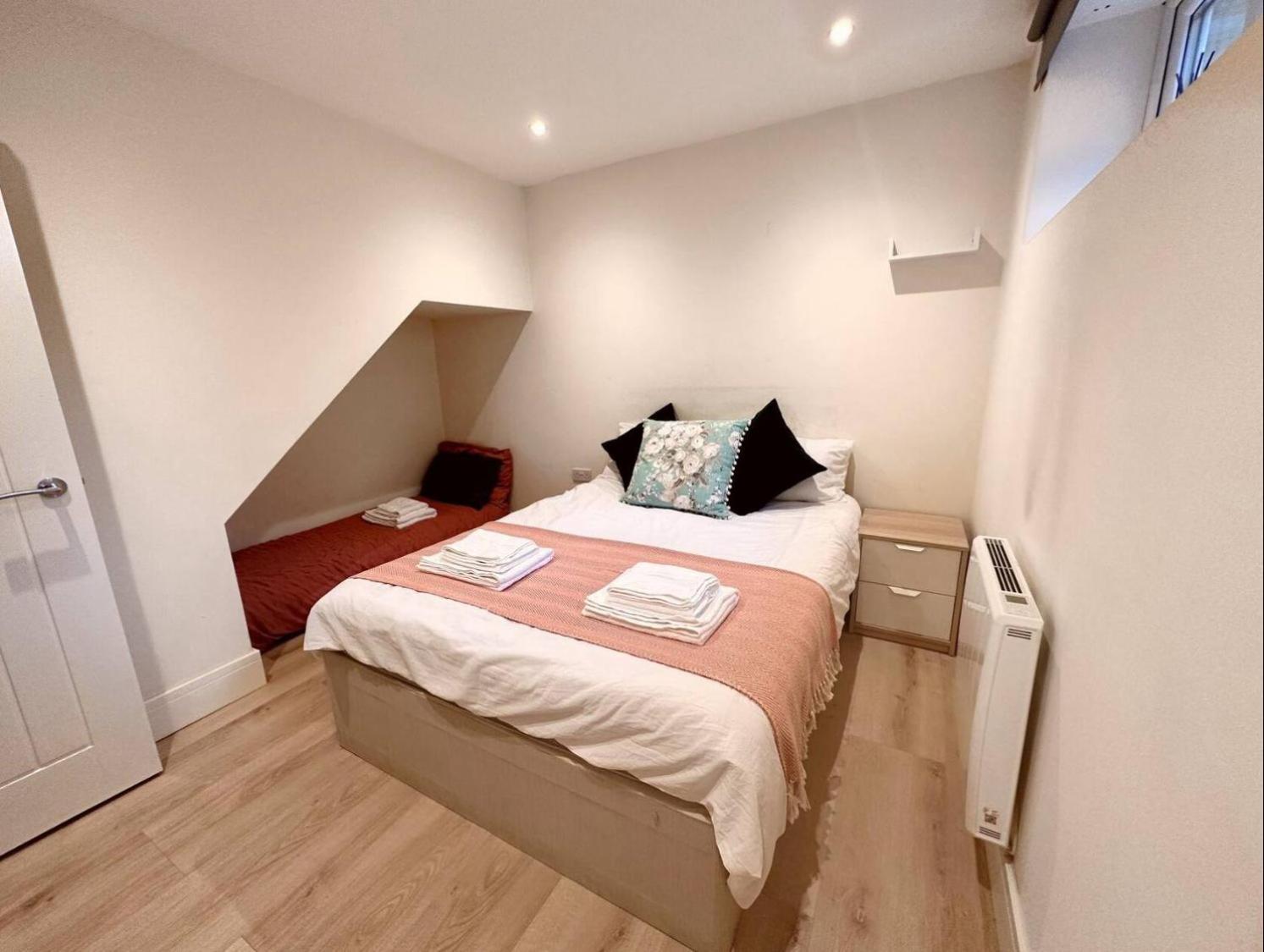 Modern, 10 Minutes To Bridge, Free Parking Apartament *