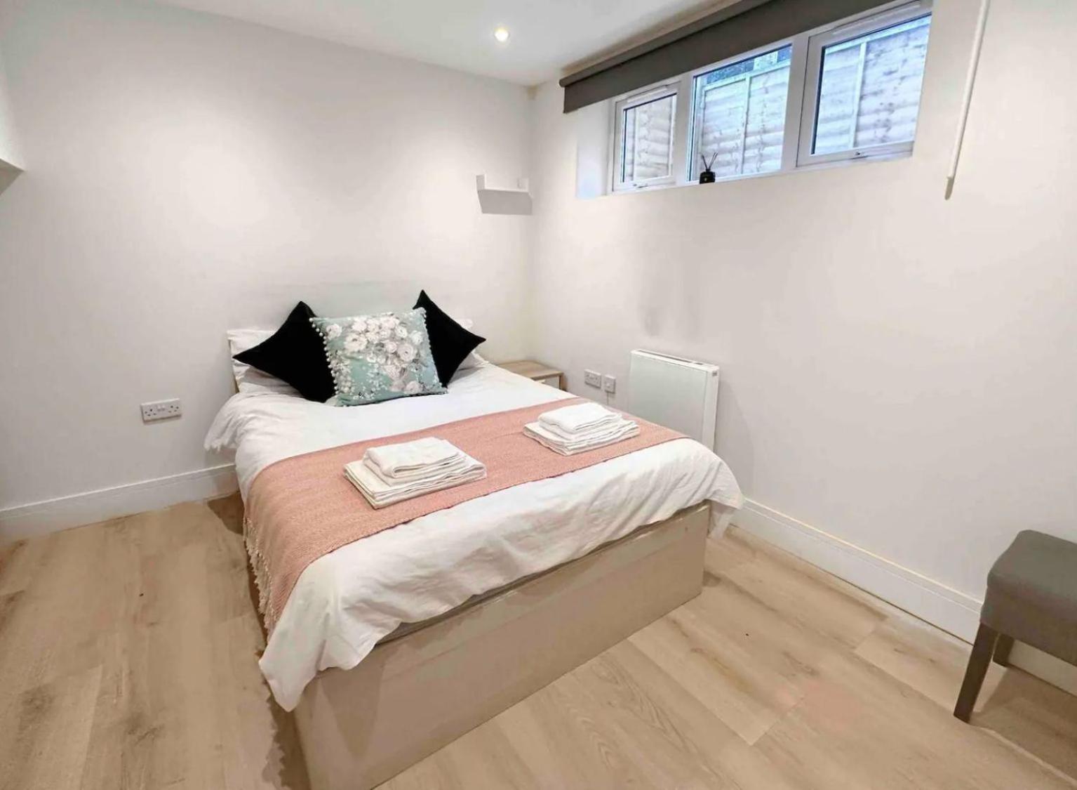 Modern, 10 Minutes To Bridge, Free Parking Apartament